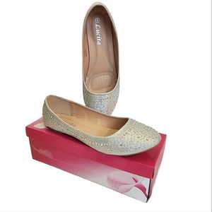 Lucita Silver Sparkly Flats Women's Size 9